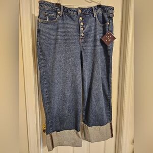 Ava & Viv Women's High-Rise Cuffed Straight Jeans. Size:22.